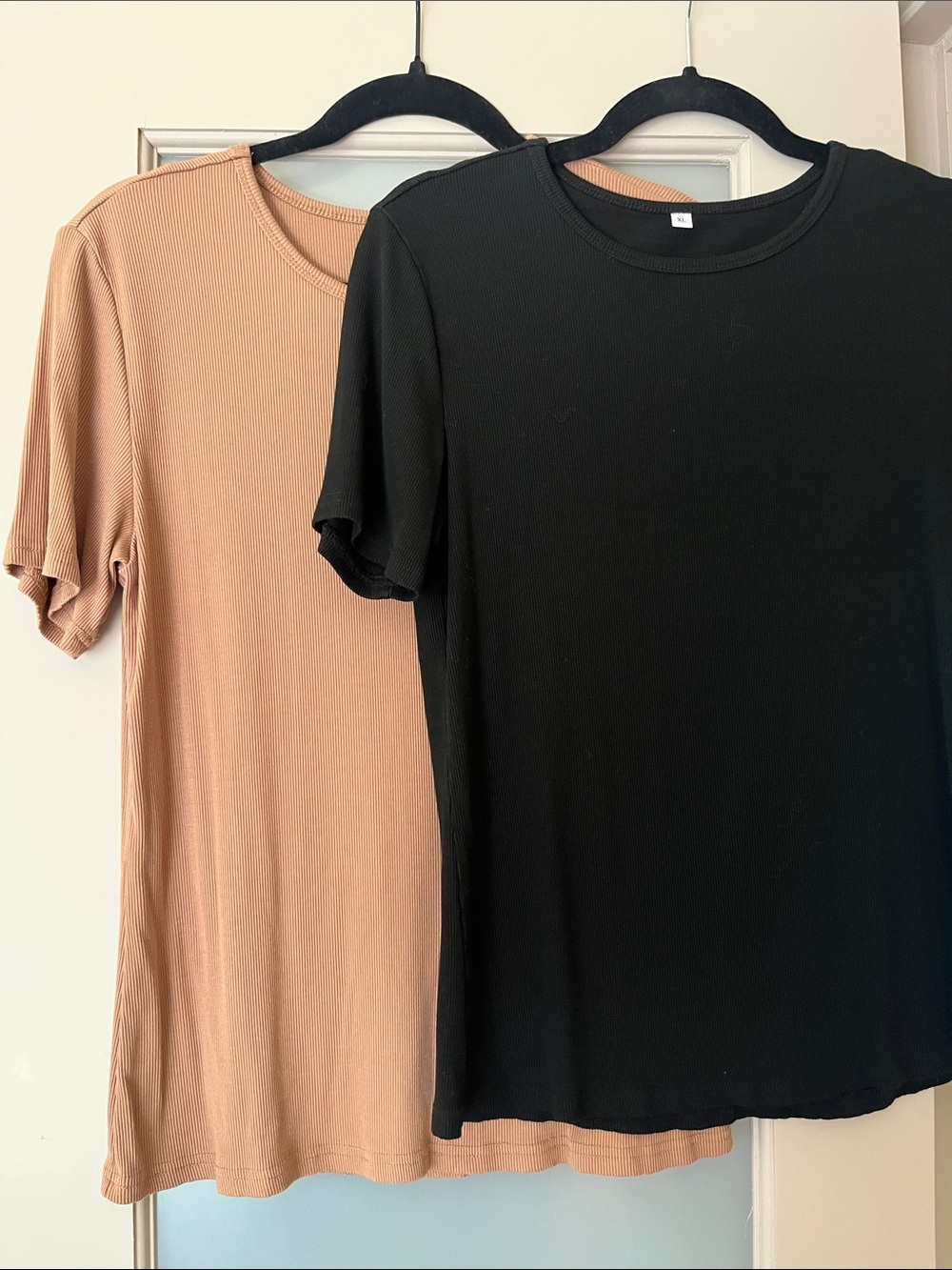 Women's Ribbed Crewneck Tee - Black & Tan